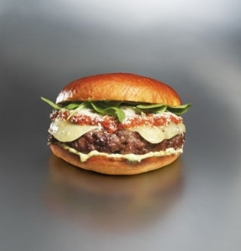 New York Burger propone vivir la experiencia ‘At the Table’