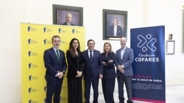 Cofares reafirma su compromiso con Valencia, con la visita de Eduardo Pastor a Casa Caridad un año después de la DANA