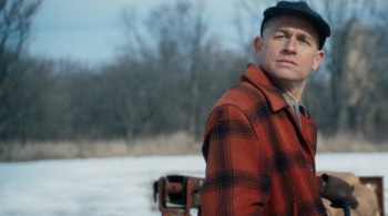 Ed Gein en un fotograma de la serie de Netflix