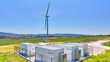 Almacenar energía, el nuevo negocio por el que hacen cola las renovables