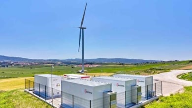 Almacenar energía, el nuevo negocio por el que hacen cola las renovables