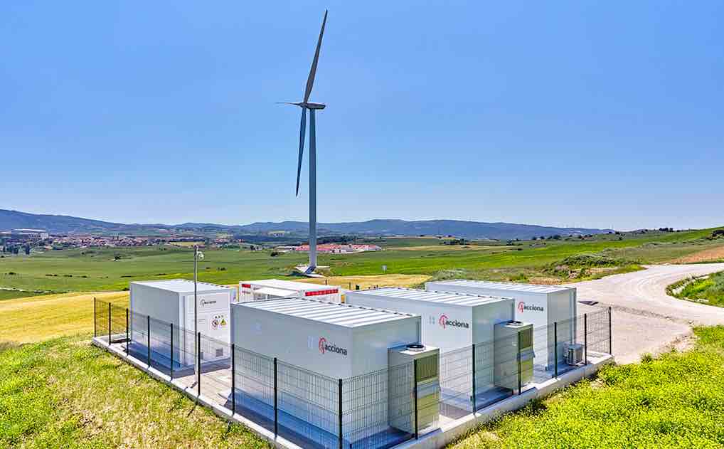 Almacenar energía, el nuevo negocio por el que hacen cola las renovables