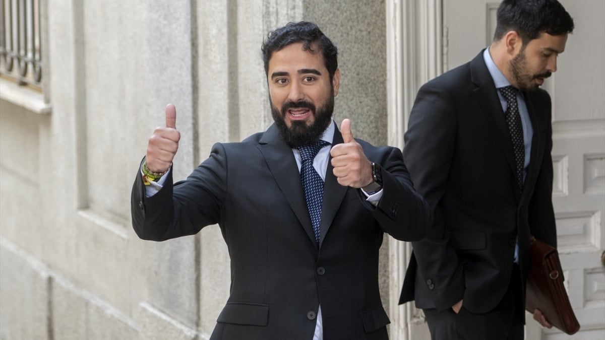Alvise desafía a Vox desde Vistalegre en un primer paso electoral para las generales