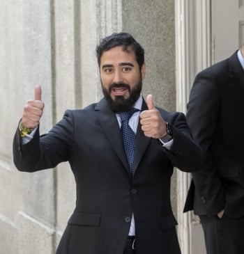 Alvise desafía a Vox desde Vistalegre en un primer paso electoral para [...]