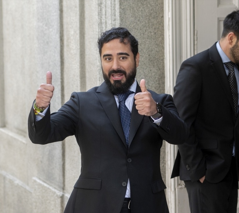 Alvise desafía a Vox desde Vistalegre en un primer paso electoral para las generales