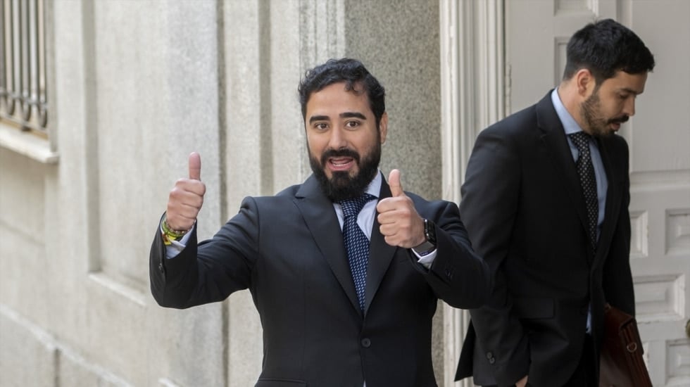 Alvise desafía a Vox desde Vistalegre en un primer paso electoral para las generales 