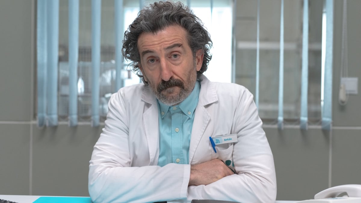 Netflix se redime con su mejor serie española del año: una comedia rodada en Galicia con Luis Zahera como veterinario