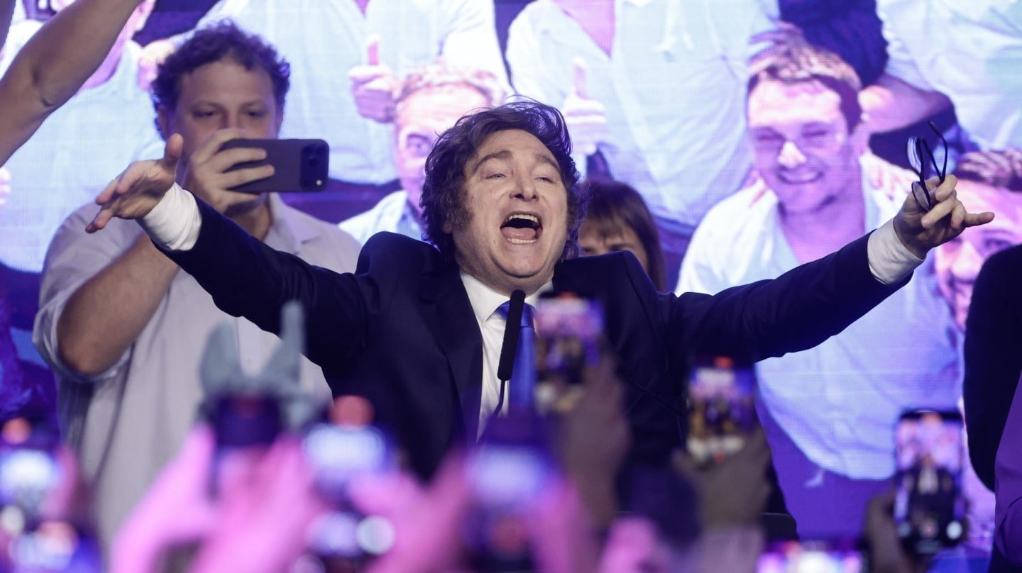 Javier Milei celebra la victoria de los candidatos de su partido en las legislativas en Buenos Aires