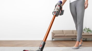 Aspirador escoba Dyson Cyclone V10 Absolute: práctico, eficiente y cómodo de usar ahora por menos de 380€