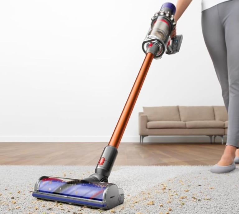 Aspirador escoba Dyson Cyclone V10 Absolute: práctico, eficiente y cómodo de usar ahora por menos de 380€