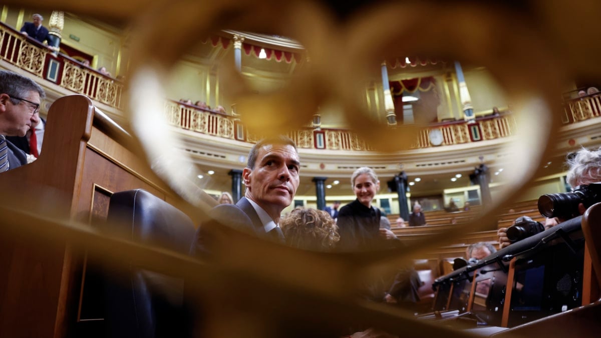 MADRID, 29/10/2025.- El presidente del Gobierno, Pedro Sánchez durante la sesión de control al Gobierno celebrada este miércoles en el Congreso. EFE/Javier Lizón