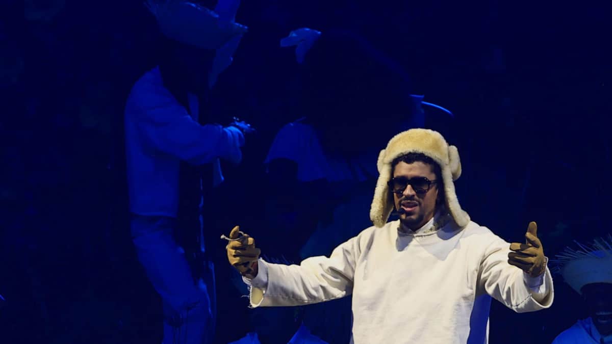 Bad Bunny en una actuación en el 'Choliseo' de Puerto Rico