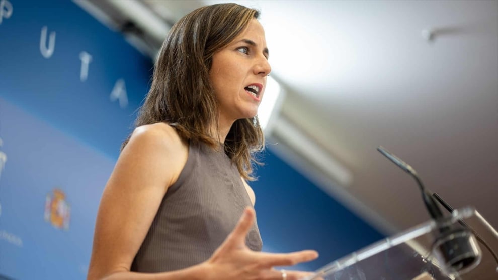 La secretaria general de Podemos, Ione Belarra, en una comparecencia de prensa en el Congreso