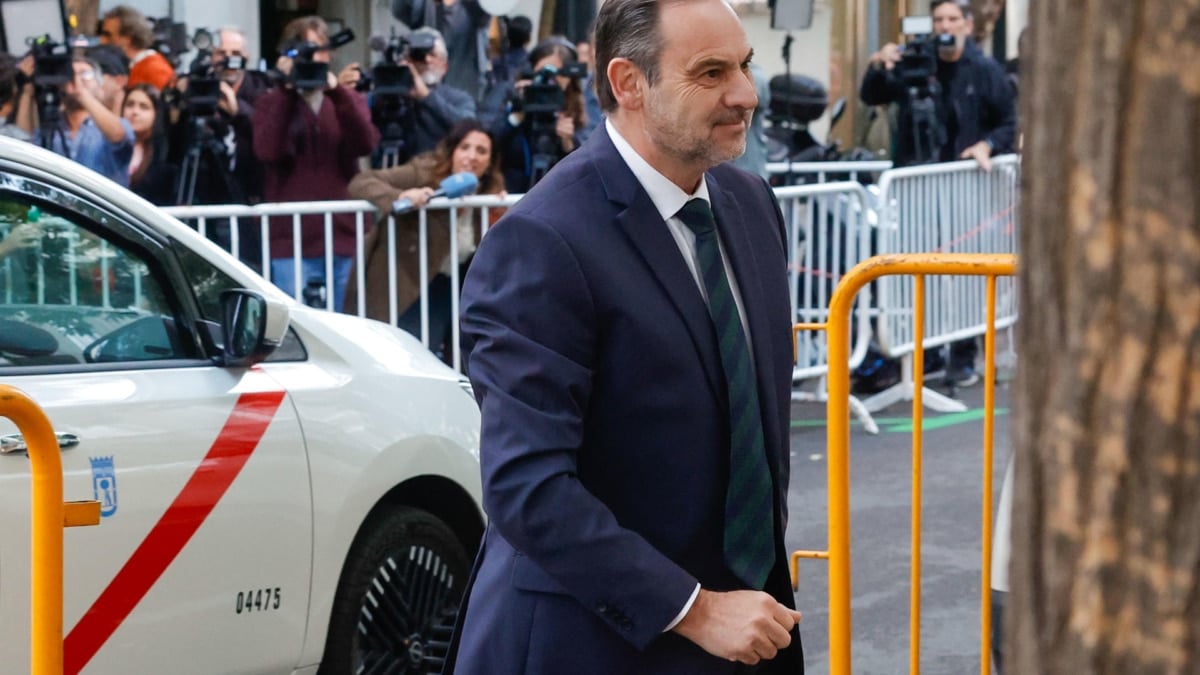 Sensación de "choteo" en el Supremo por la táctica de Ábalos, que hoy puede ingresar en prisión