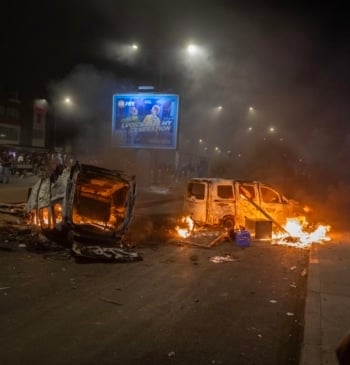 La protestas incendian Marruecos: la policía abre fuego contra los manifestantes y [...]