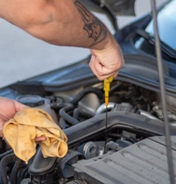 ¿Cada cuánto tiempo debo cambiar el aceite del coche aunque no le [...]