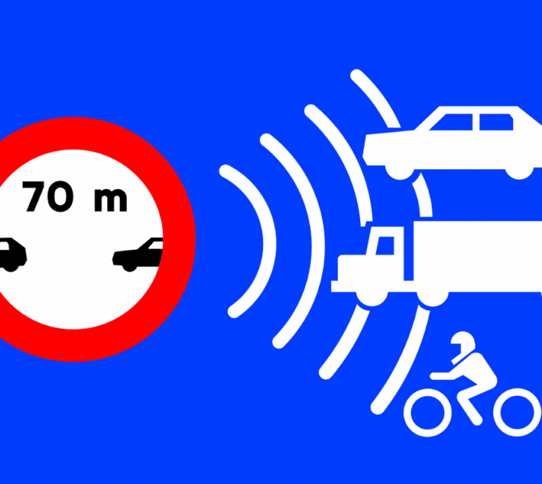 La nueva señal azul de la DGT que controla la separación mínima entre vehículos
