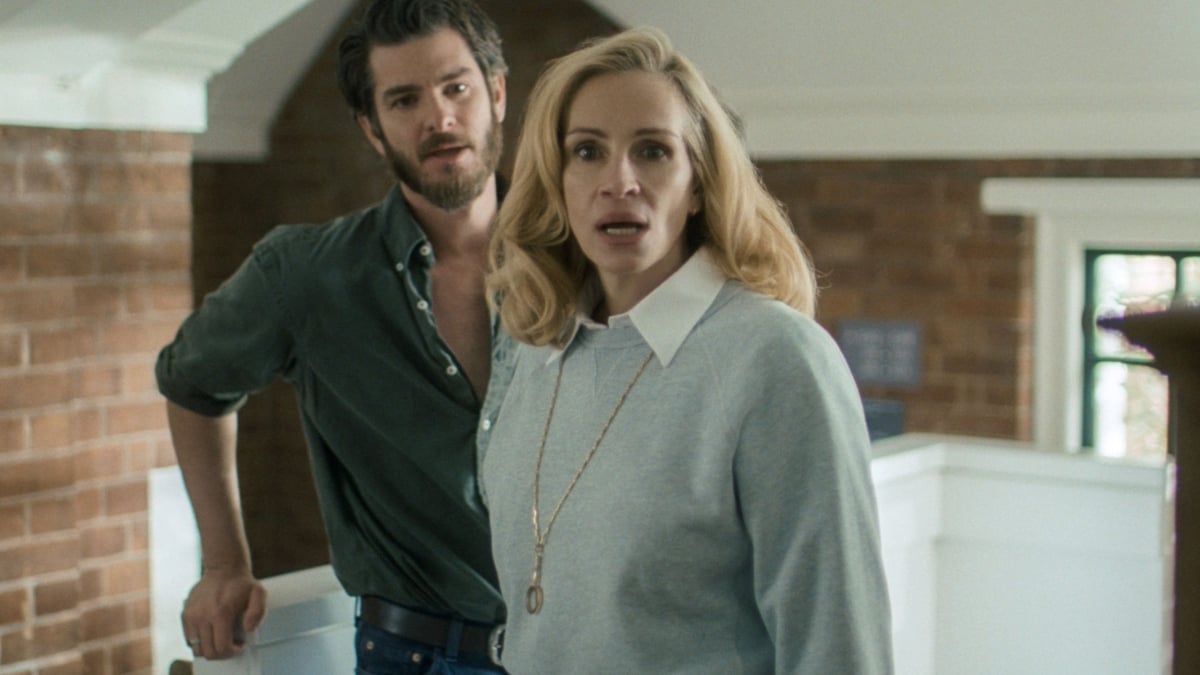 Julia Roberts y Andrew Garfield en 'Caza de brujas'.