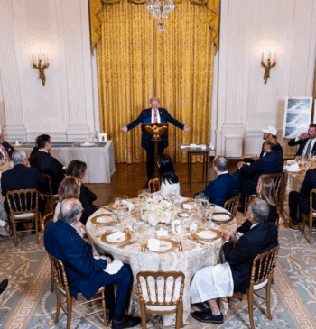 Trump reúne a los magnates que pagarán su salón de baile de [...]