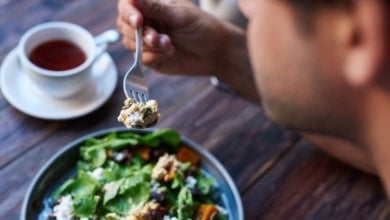 Estos es lo que le ocurre a tu cuerpo si comes deprisa