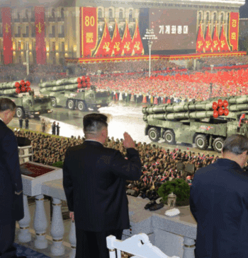 Corea del Norte presenta su misil más poderoso sin Xi ni Putin: [...]