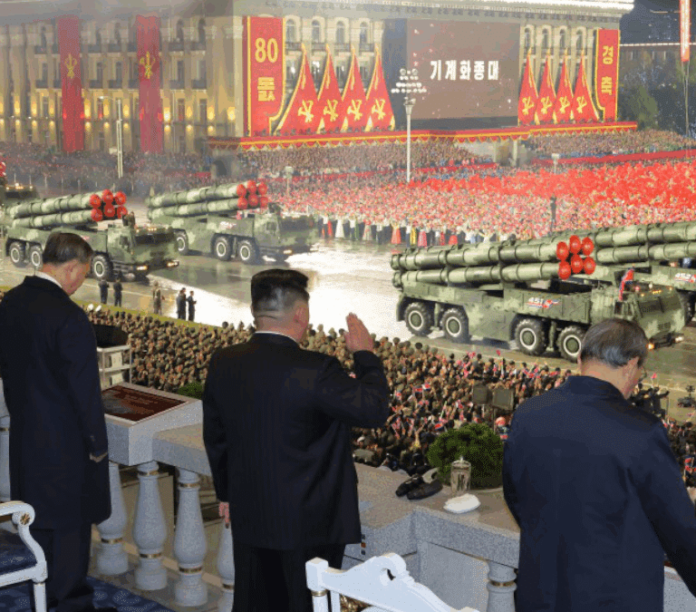 Corea del Norte presenta su misil más poderoso sin Xi ni Putin: "Nuestro ejército debe ser una fuerza invencible"