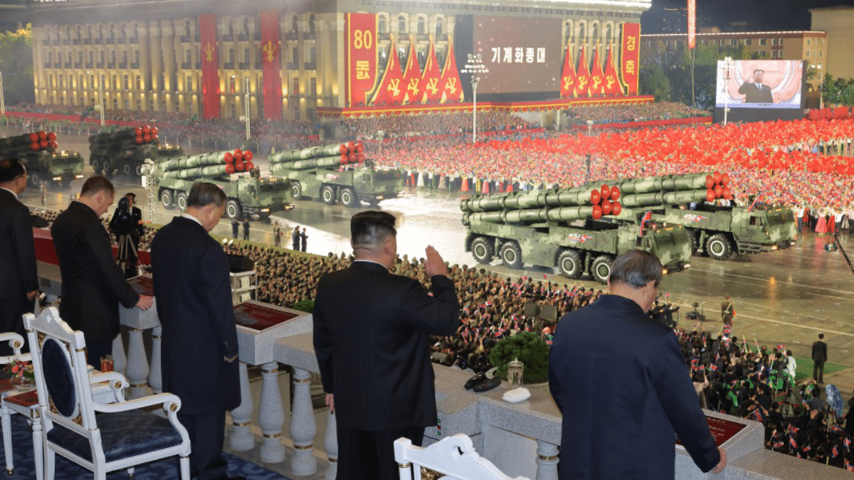 Momento del desfile del 80 aniversario del partido en Pionyang.
