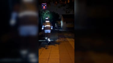 Cinco horas en bucle de "Cumpleaños feliz" y los bomberos de Murcia al rescate: surrealista madrugada en Javalí Viejo