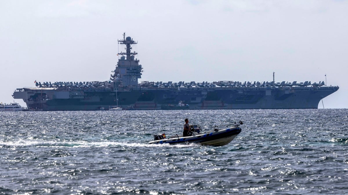 Fotografía de archivo del portaviones nuclear estadounidense USS Gerald R. Ford llegando a Palma (España).