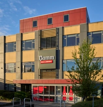 Damm inaugura su primera fábrica en Reino Unido