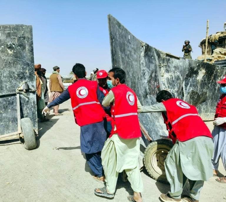 Afganistán denuncia ataques aéreos paquistaníes cerca de la frontera durante la tregua