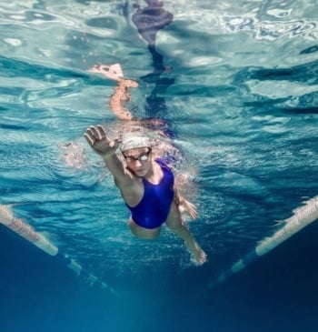 Mejor que pilates y yoga: el deporte que debes practicar al cumplir [...]