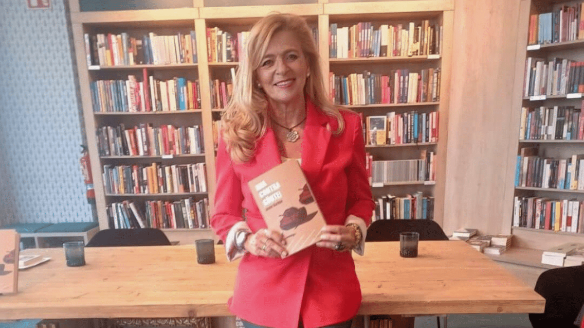 Ana Garrido, primera denunciante de la trama Gürtel, en la presentación de la novela 'Ana contra Gürtel'. Imagen: cedida.