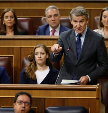 Feijóo acusa a Sánchez de permitir el "saqueo" a su círculo mientras [...]