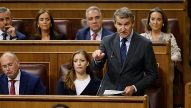 Feijóo acusa a Sánchez de permitir el "saqueo" a su círculo mientras "exprime" con impuestos a los ciudadanos
