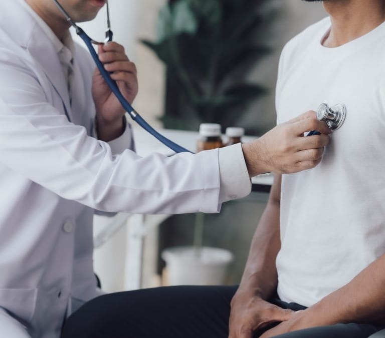 El aviso de los cardiólogos: es mejor moverse un poco cada día que hacer un ejercicio fuerte de vez en cuando