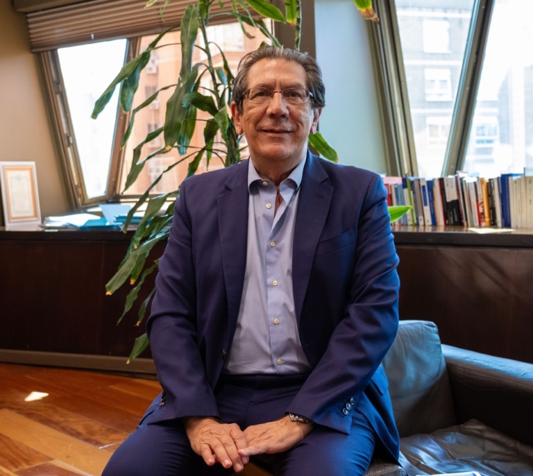 Arnaldo, magistrado del Constitucional: "El jurado ha funcionado bien en España y no hay que desconfiar"
