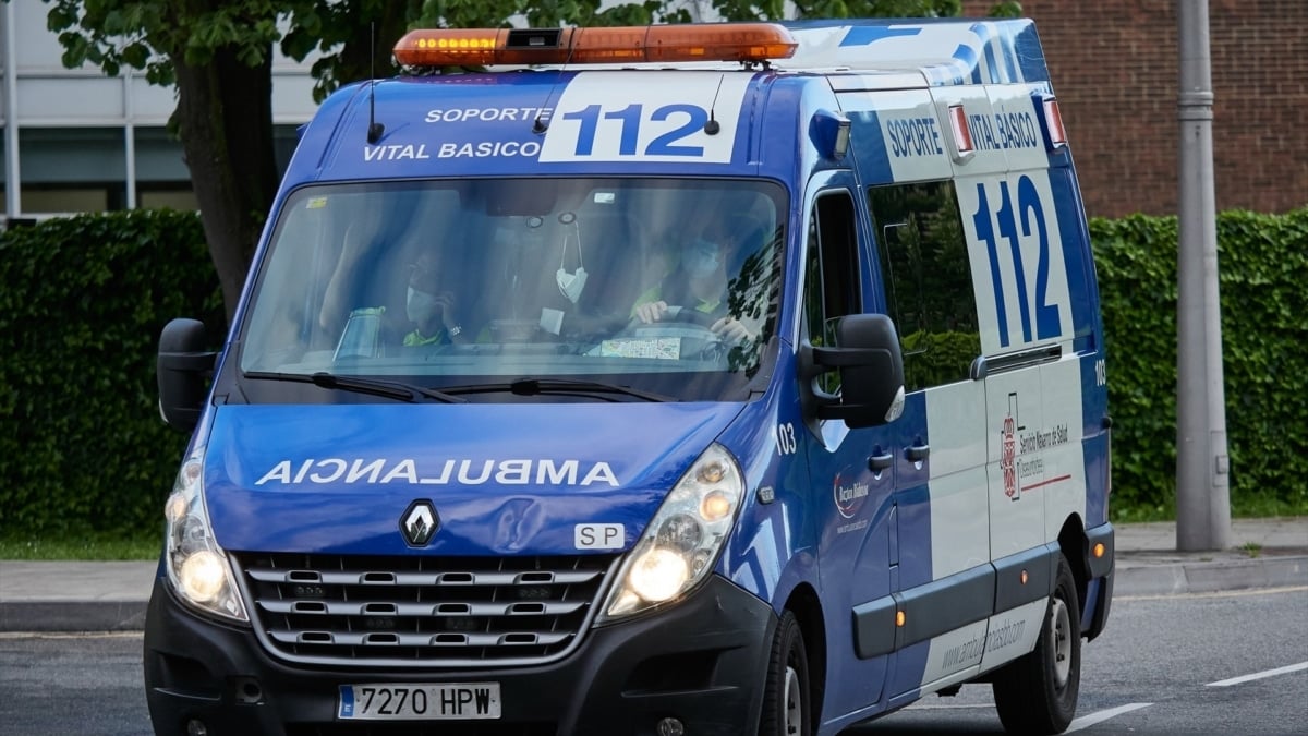 Accidente laboral en Funes: Trabajadora hospitalizada tras caer en una empresa