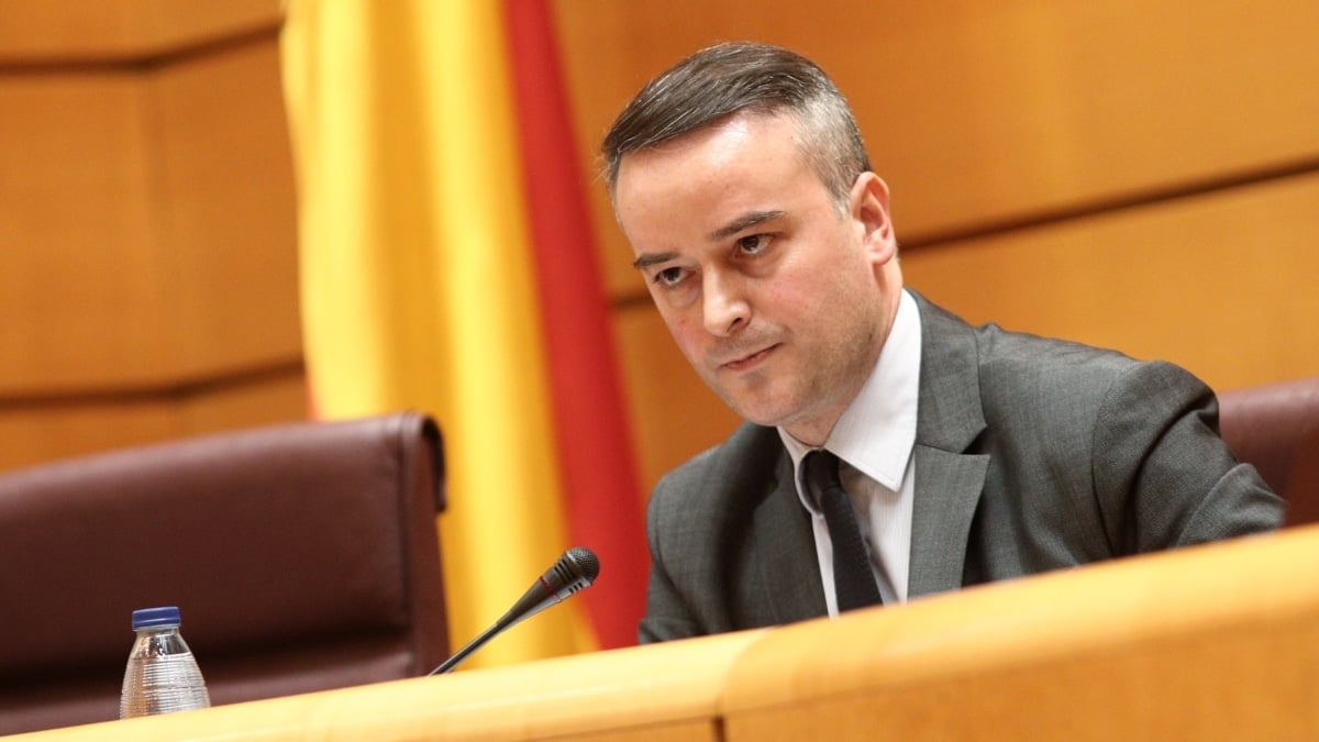 La encuesta de Iván Redondo da al PP 37 escaños menos que la media del resto de los sondeos