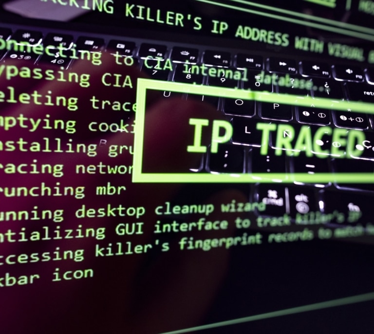 Cuatro personas a prisión acusadas de más de 120 delitos de 'sextorsión'