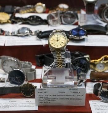 El oro sufre su mayor caída en cinco años tras haber tocado [...]