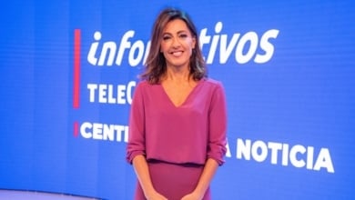 Telecinco elige a Ángeles Blanco, mujer de Vicente Vallés, como pareja de Carlos Franganillo para el informativo de noche