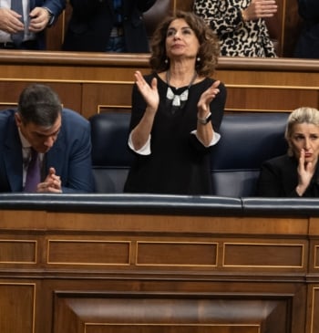 Sumar se alía con Vox y PP para rechazar el acuerdo comercial [...]