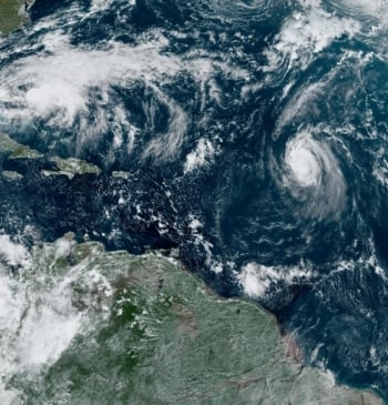 El huracán Melissa, de categoría 5, toca tierra en Jamaica con vientos [...]