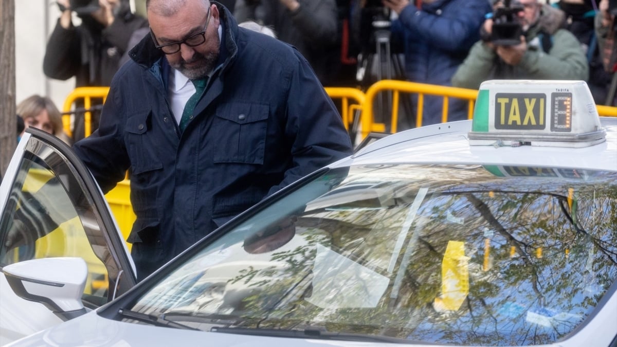 El riesgo de fuga y las grabaciones que no ha entregado al juez ponen a Koldo a un paso de la cárcel