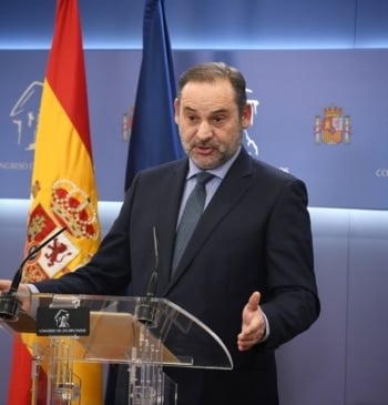 Ábalos insiste en su inocencia y busca no involucrar al PSOE