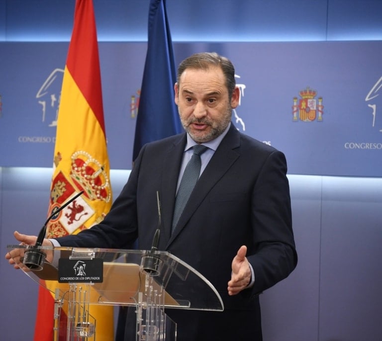 Ábalos insiste en su inocencia y busca no involucrar al PSOE