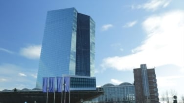 El BCE mantiene los tipos de interés en el 2% y confirma su estrategia de espera