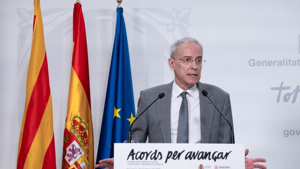 Hacienda estudia que los ingresos procedentes del IRPF y del IVA se distribuyan "a la vez" entre el Estado y las CCAA