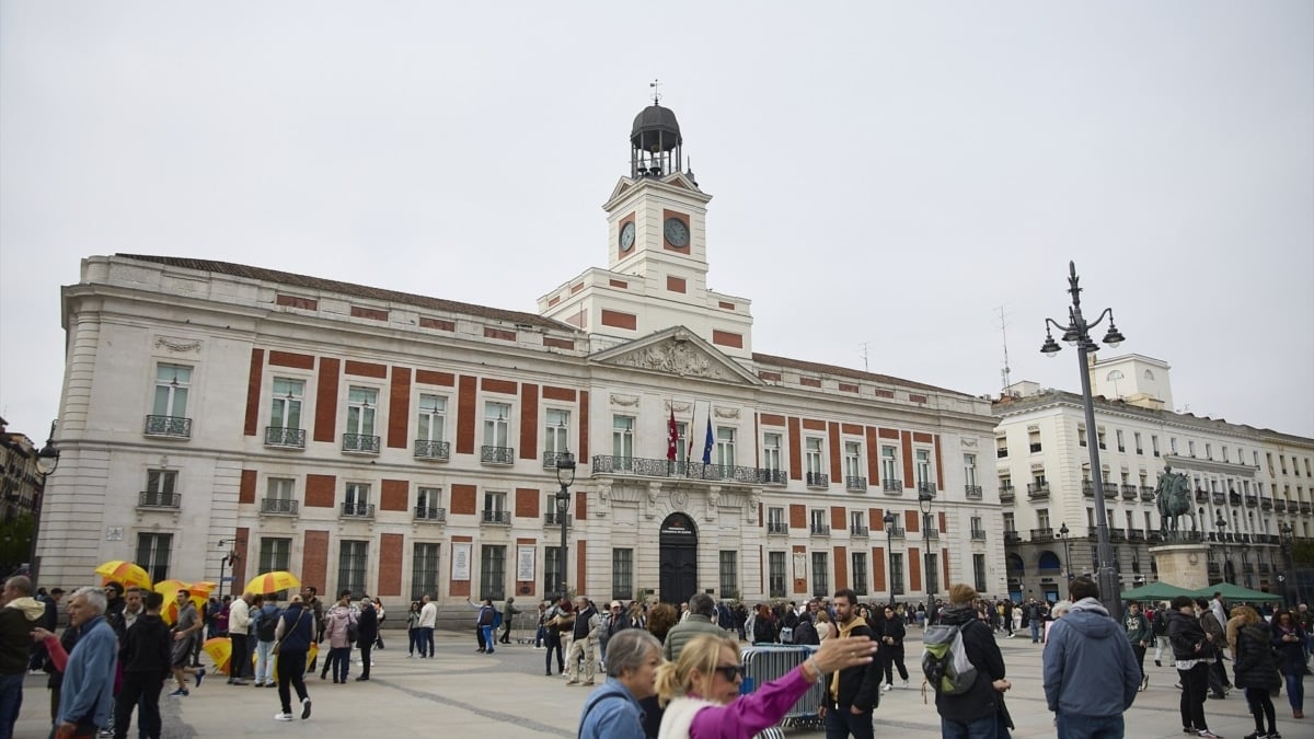 El "Francomodín" de Sánchez reabre la batalla con Ayuso por la sede del Gobierno madrileño